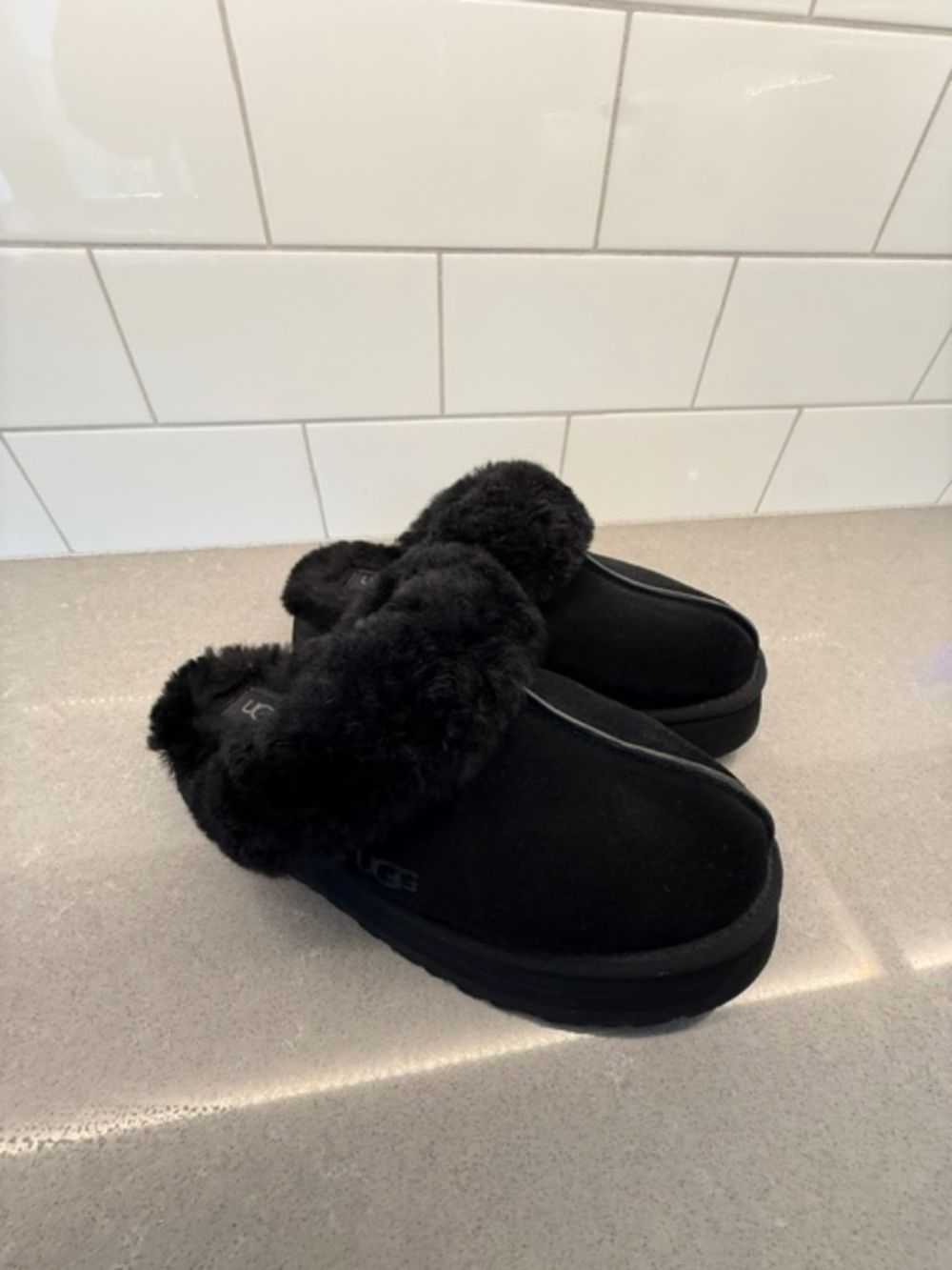 NWOT-Black UGG Women's Size 10 Disquette Slippers Furry Retro Platform
